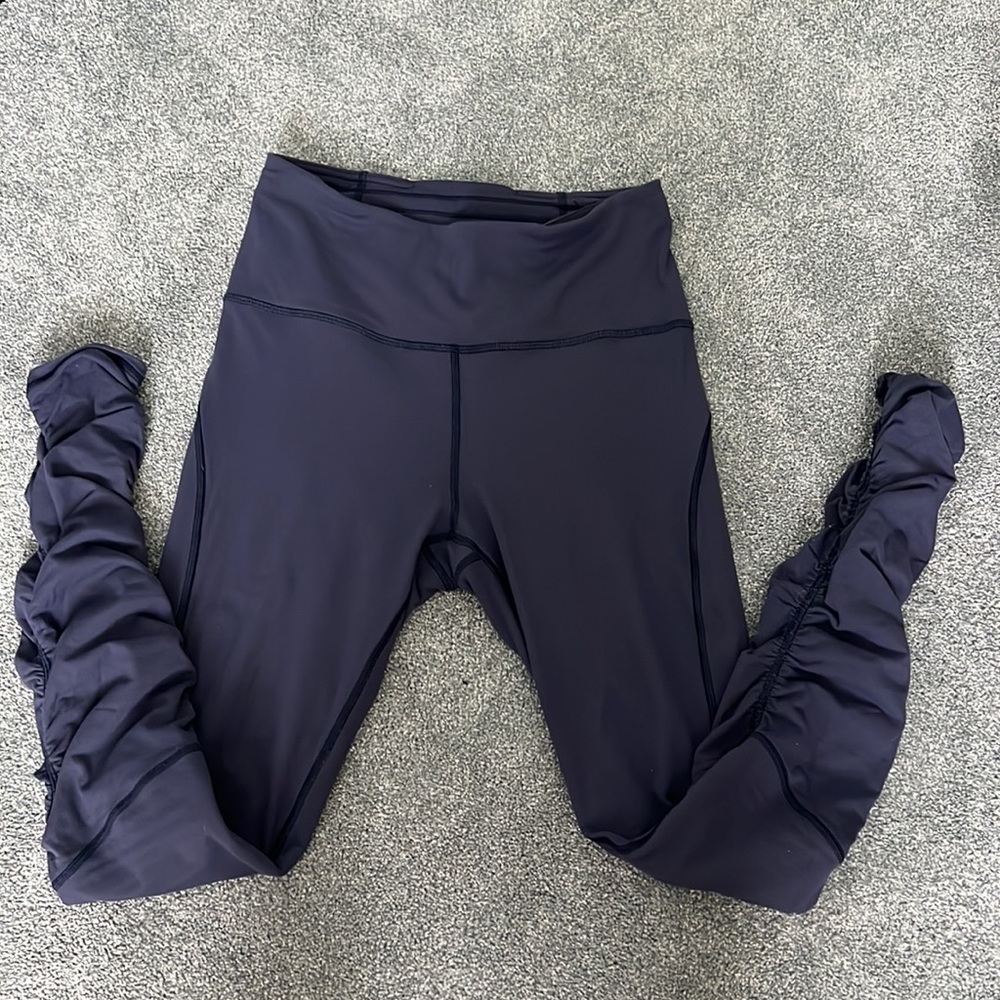 purplish blue leggings with scrunch at calf size 6